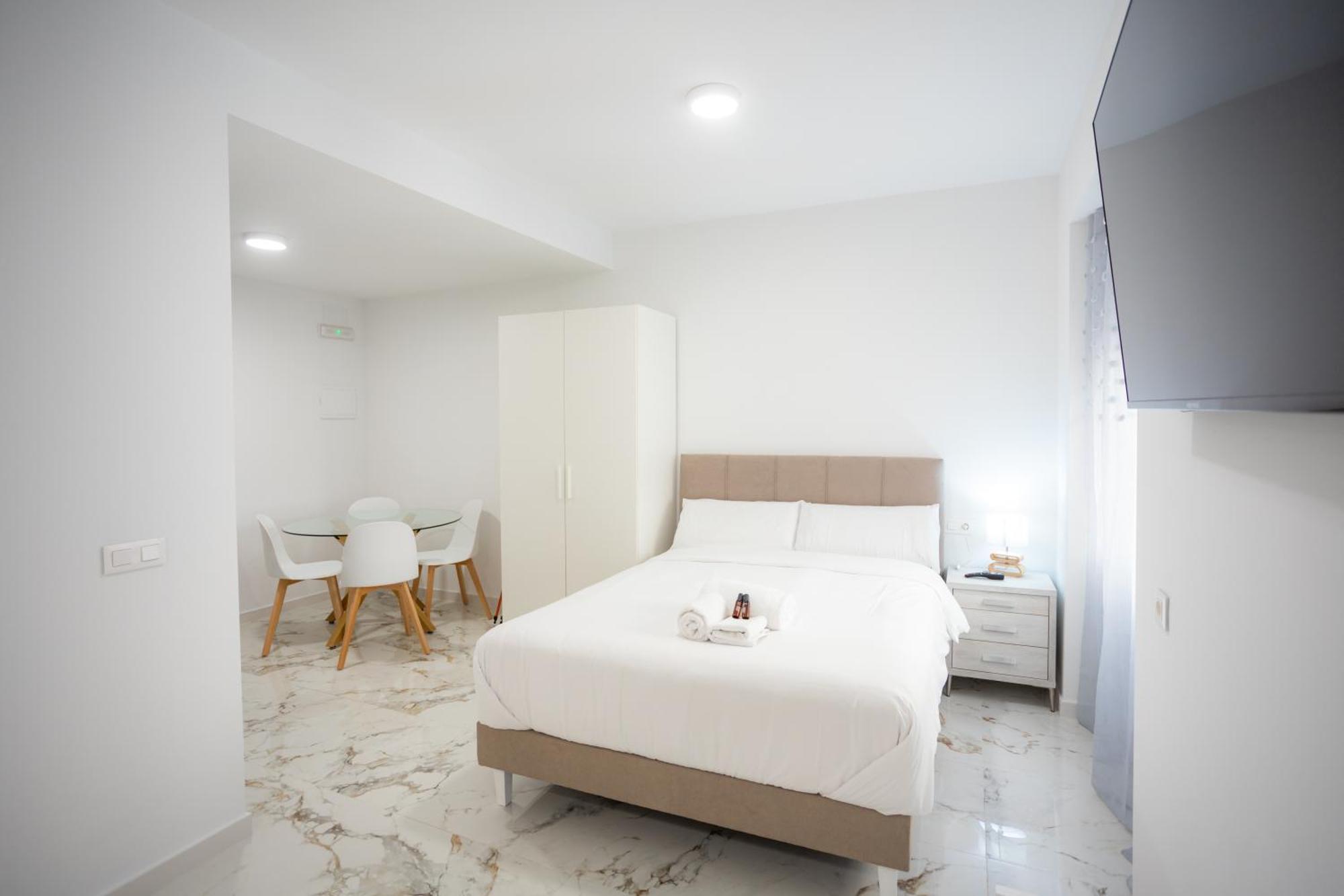 L&G Apartments Bahia Suite Alicante Exterior photo