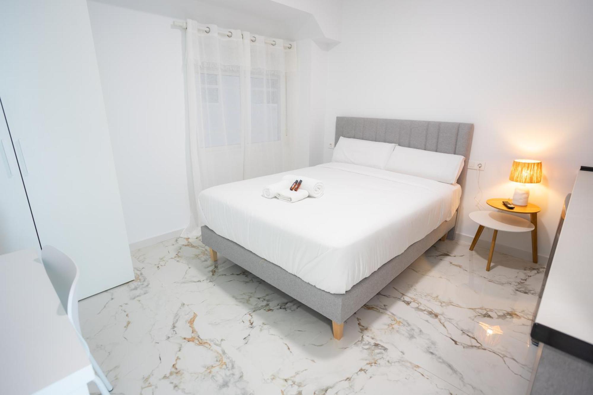 L&G Apartments Bahia Suite Alicante Exterior photo