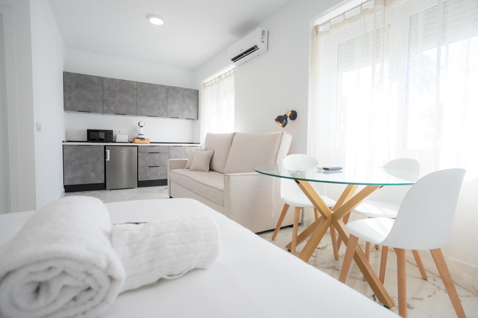 L&G Apartments Bahia Suite Alicante Exterior photo