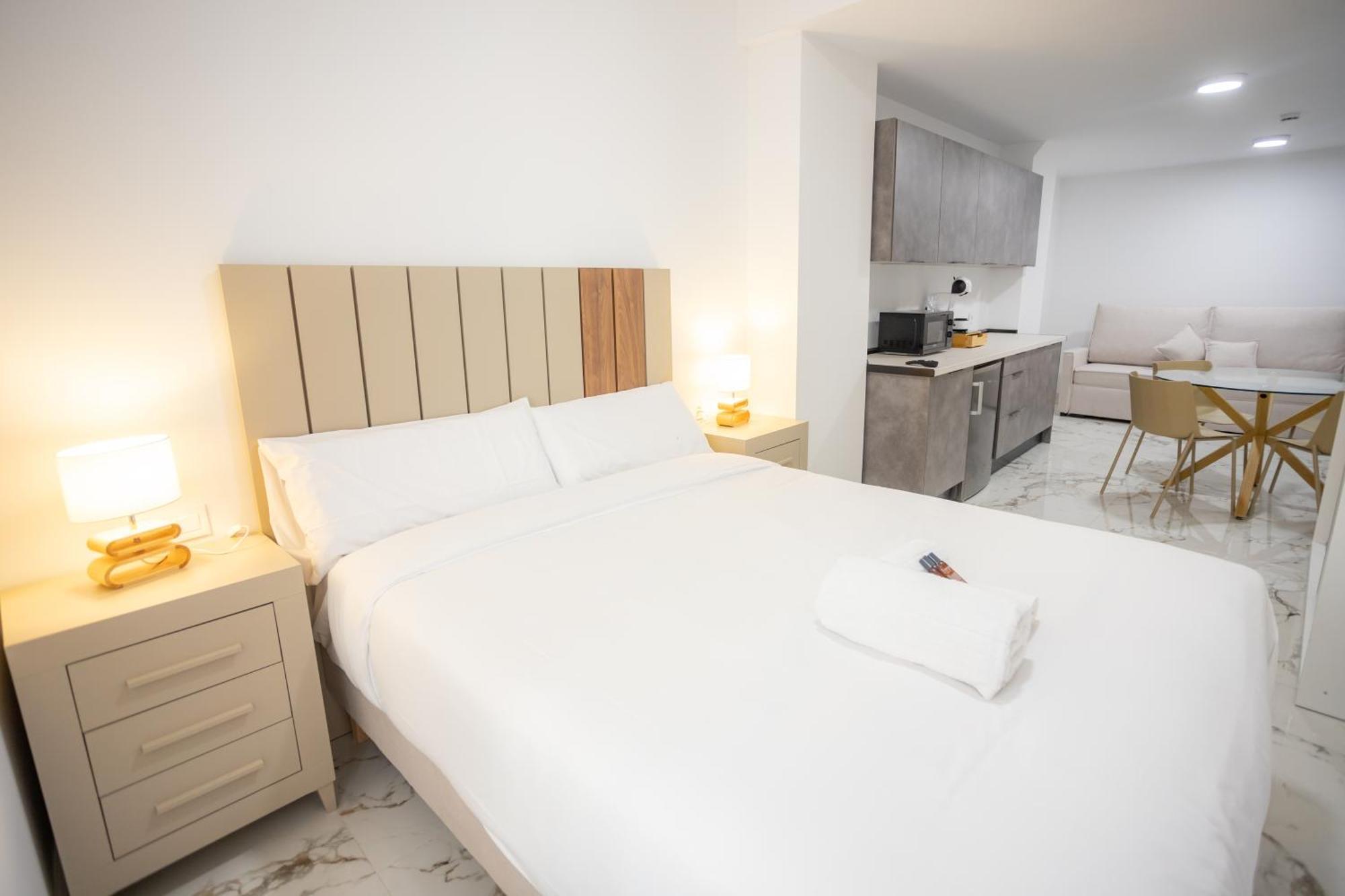 L&G Apartments Bahia Suite Alicante Exterior photo