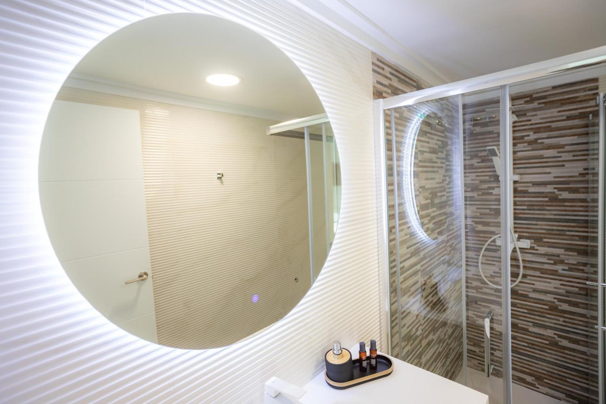 L&G Apartments Bahia Suite Alicante Exterior photo