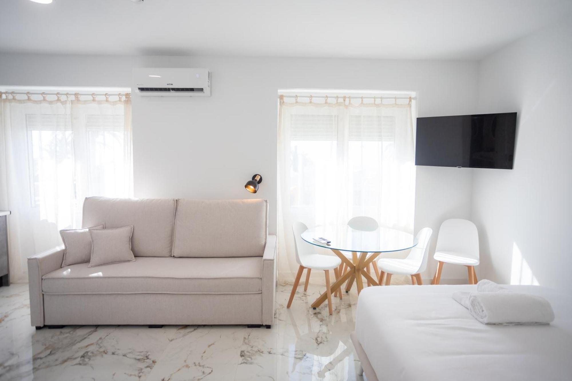 L&G Apartments Bahia Suite Alicante Exterior photo
